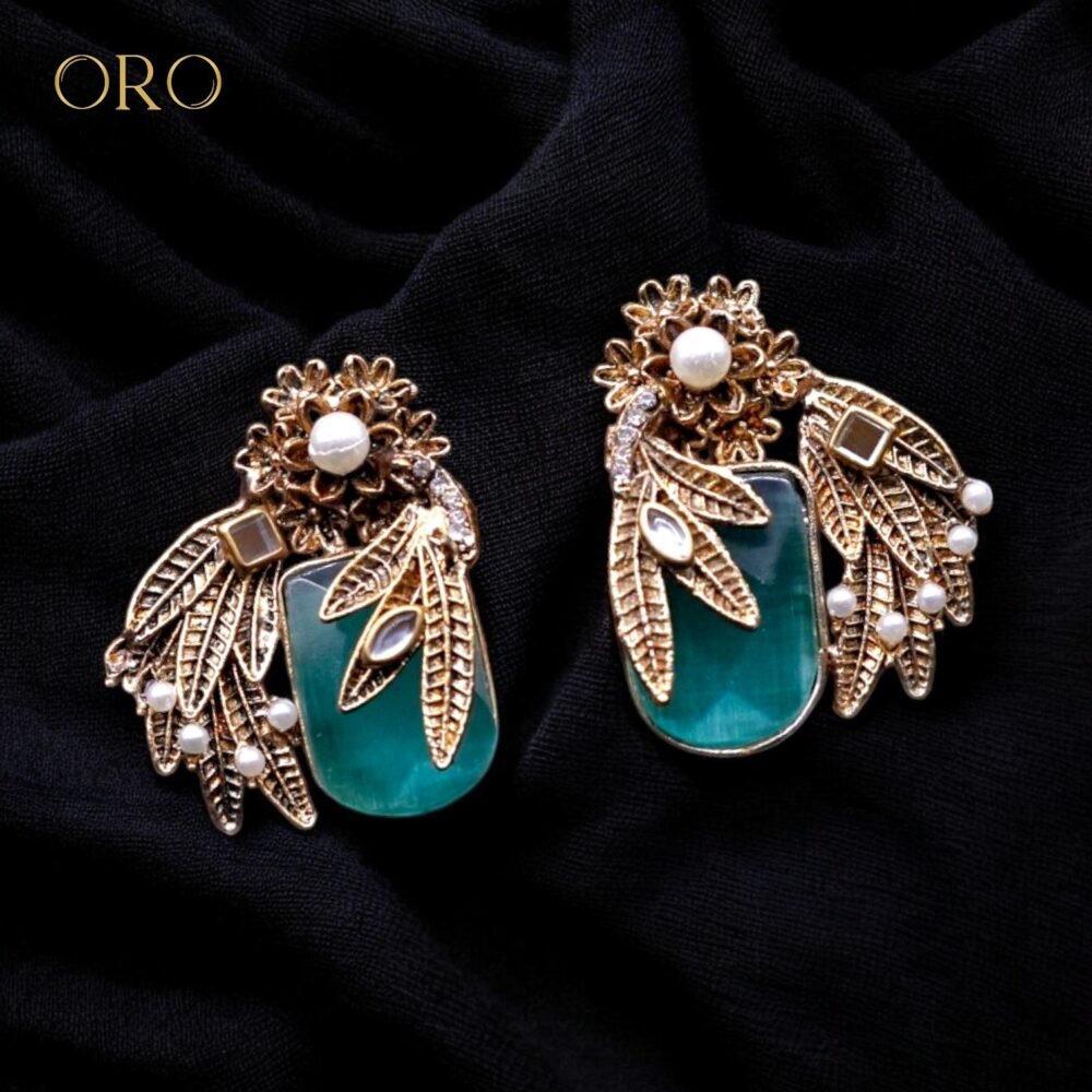 Egyptian leaves studs