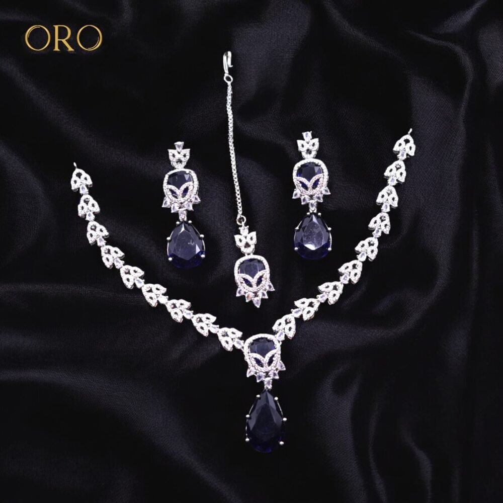 Sapphire zirconia necklace