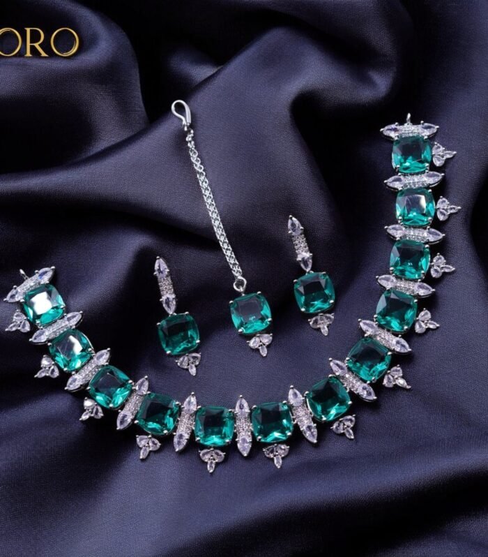 Emerald statement set