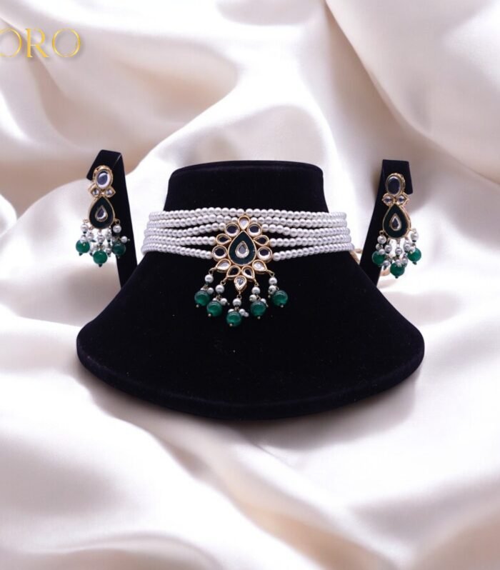 Kundan chokar set